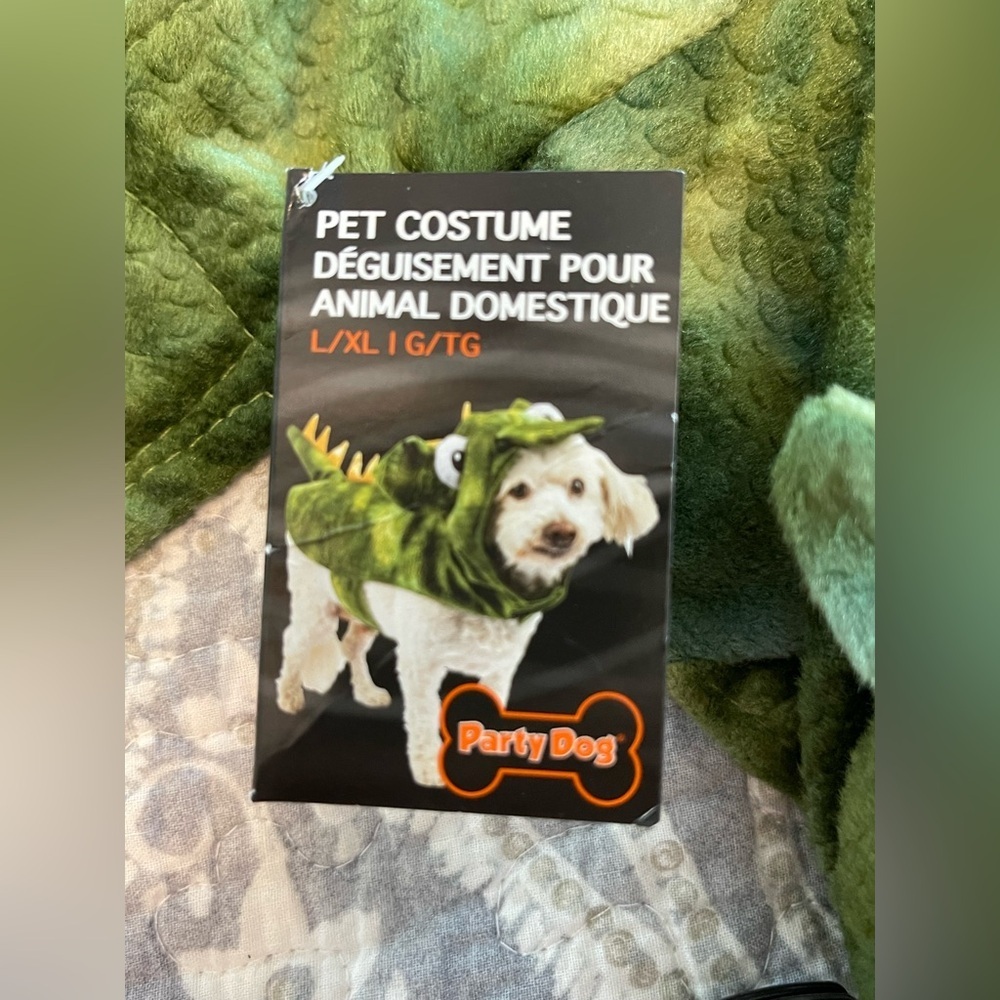 DRAGON HALLOWEEN COSTUME FOR DOGS BRAND NEW WITH TAGS never worn green Velcro